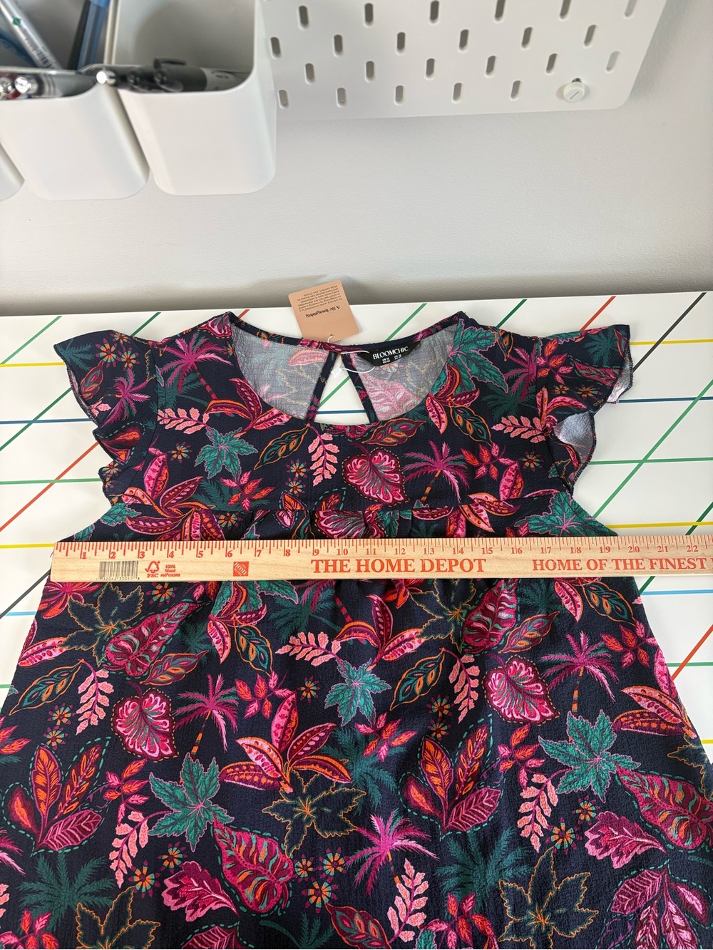 NWT BloomChic Tropical Print Flutter Sleeve Blouse Keyhole Size 12 Dark Tropical - Picture 8 of 9